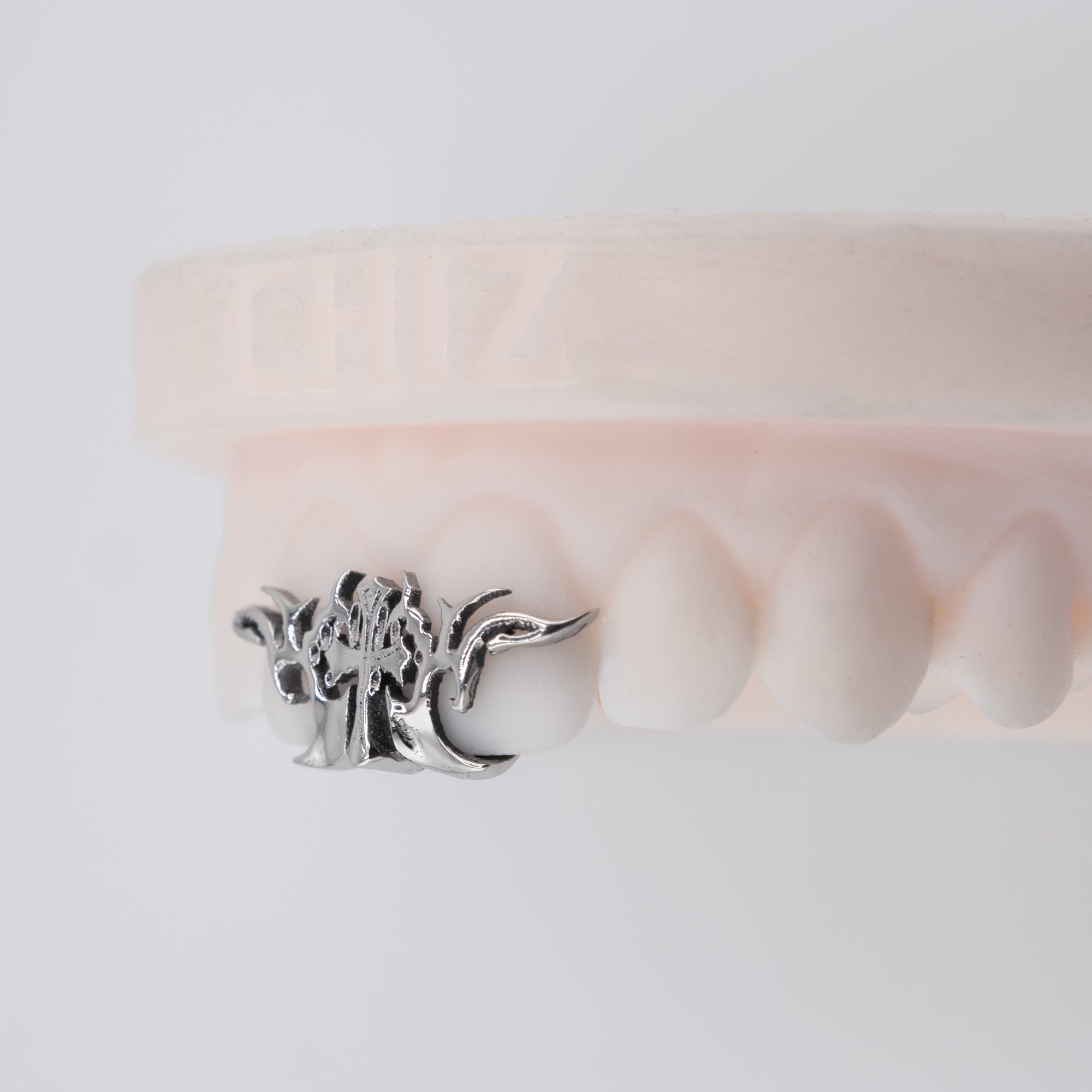 CHIZ CROSS TRIBAL