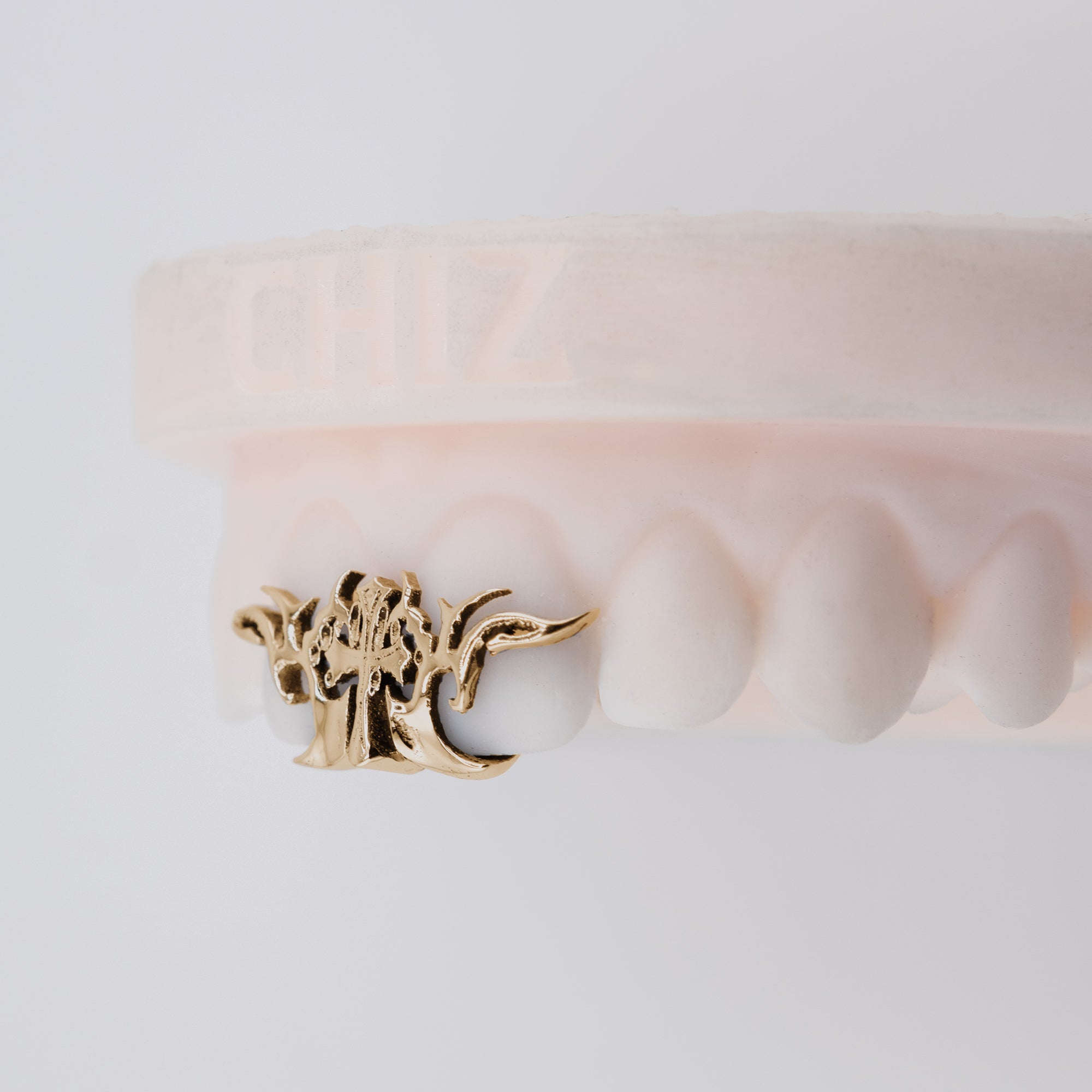 CHIZ CROSS TRIBAL
