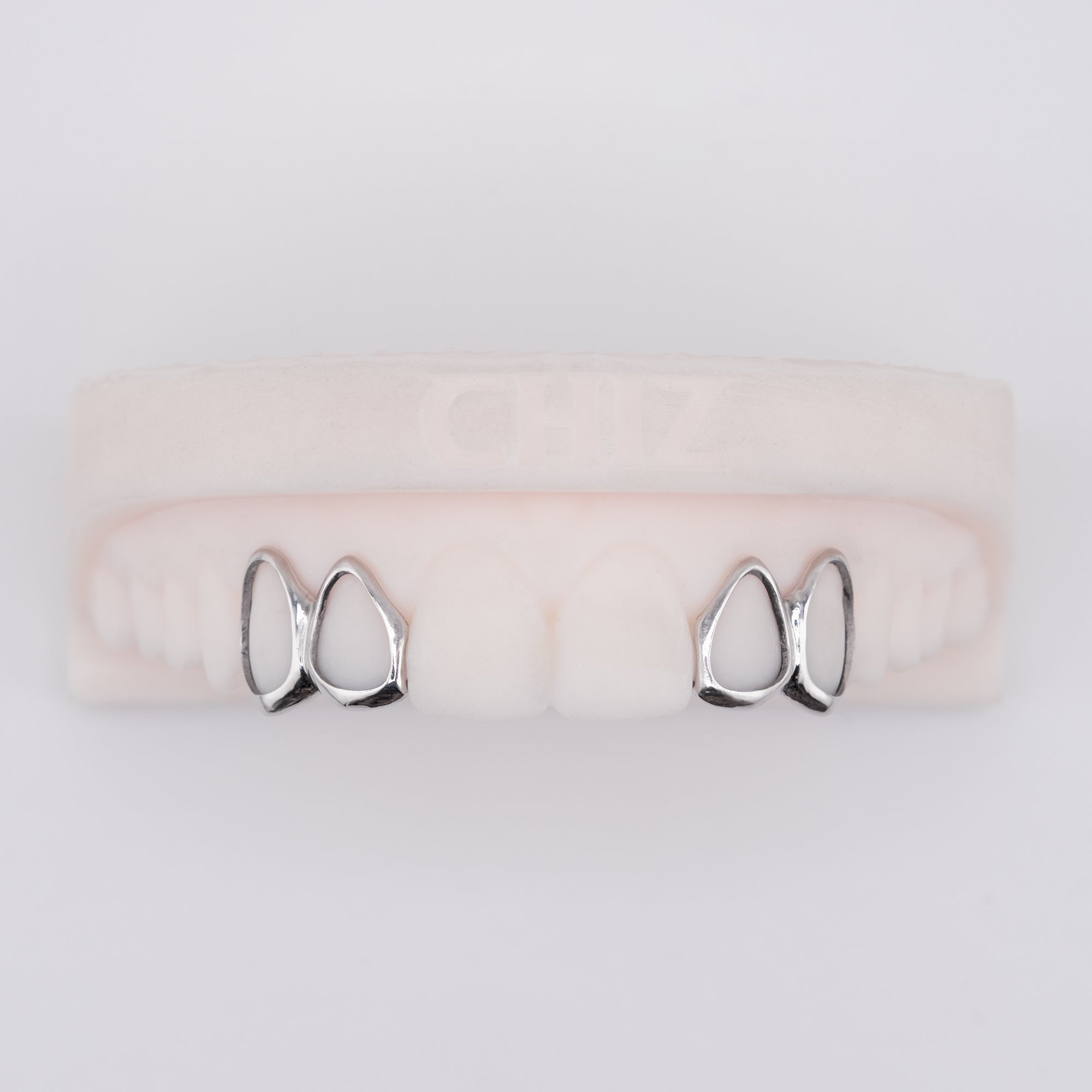 CHIZ VENTANA CUATRO DIENTES
